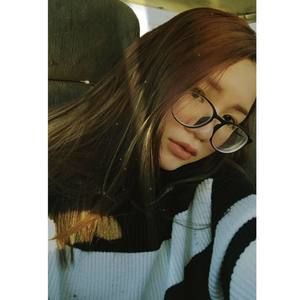 Meet your Posher, Ngọc